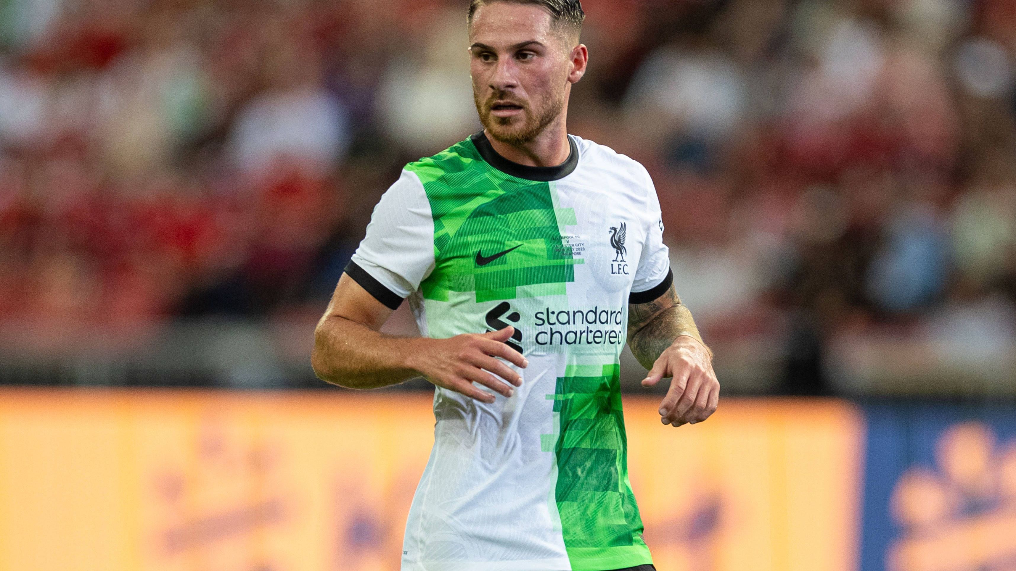 <strong>6. Platz: Alexis Mac Allister zum FC Liverpool</strong> <br>Jürgen Klopp baut das Mittelfeld beim FC Liverpool um, und Mac Allister ist dabei ein wichtiger Baustein für den deutschen Coach. Weltmeister Mac Allister hat sich in der Liga bei Brighton&amp;Hove Albion bewiesen und war zudem mit einer Ablöse in Höhe von 42 Millionen Euro noch relativ erschwinglich.