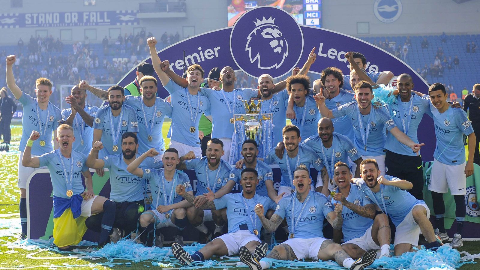 
                <strong>Topf 1: Manchester City</strong><br>
                Meister in EnglandGrößter CL-Erfolg: Halbfinale 2016
              