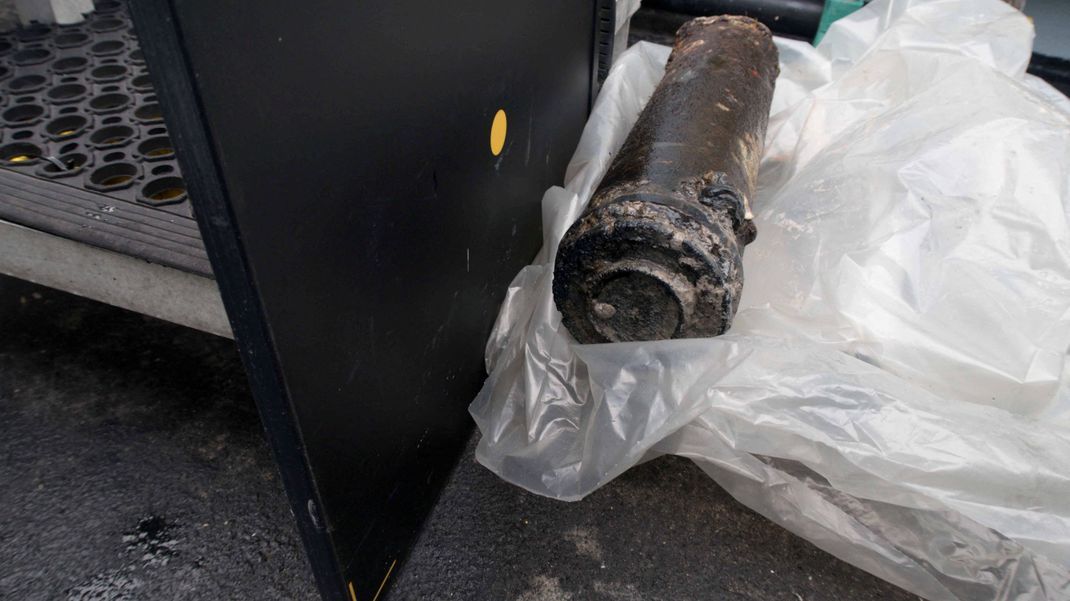 Eine leere maritime Rauchboje, die in der Nähe der Nord Stream 2-Gaspipeline in der Ostsee gefunden wurde.