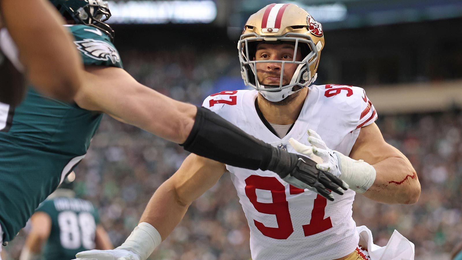 
                <strong>Platz 1: Nick Bosa – San Francisco 49ers </strong><br>
                &#x2022; Ranking im vorigen Jahr: 3.<br>&#x2022; Statistiken in der Saison 2022: 18,5 Sacks, 51 Total Tackles, 2 Forced Fumbles<br>
              