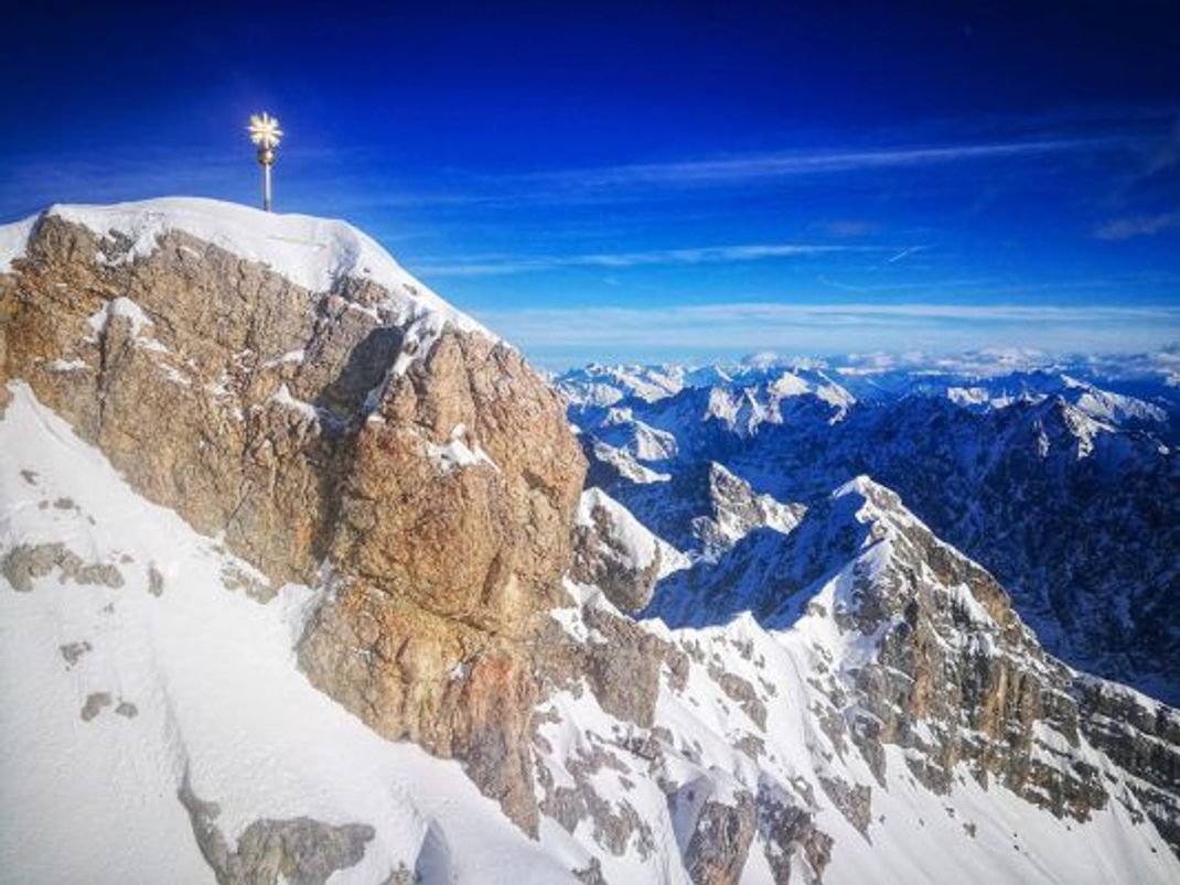 Die Zugspitze ist ein Garant für Schnee an Weihnachten. Der Berg ist 2.962 Meter hoch.