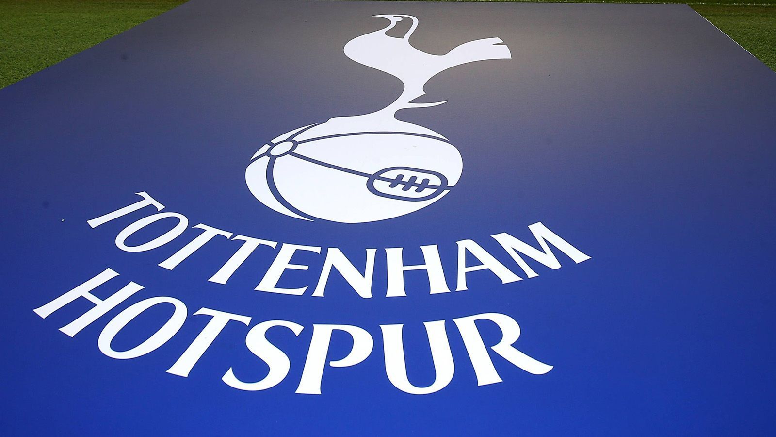 
                <strong>Platz 9: Tottenham Hotspur</strong><br>
                Markenwert: 784 Millionen Euro
              