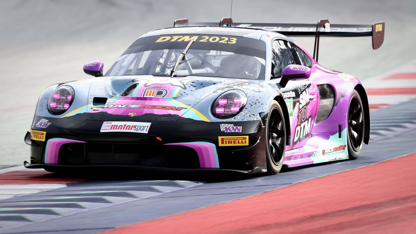 
                <strong>Tim Heinemann</strong><br>
                &#x2022; Team: Toksport WRT<br>&#x2022; Marke: Porsche<br>&#x2022; Auto: Porsche 911 GT3 R<br>&#x2022; Startnummer: 9<br>
              