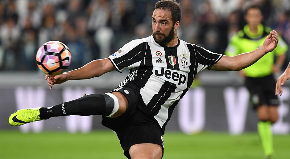 
                <strong>Gonzalo Higuain (Argentinien, Juventus Turin)</strong><br>
                Gonzalo Higuain (Argentinien, Juventus Turin)
              