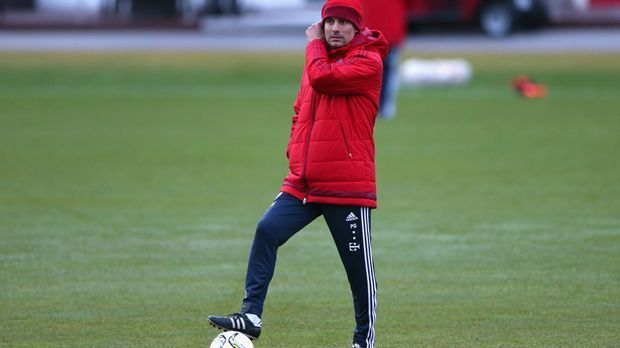 
                <strong>FC Bayern München</strong><br>
                Für Trainer Pep Guardiola und sein Team geht es am 6. Januar anschließend für eine Woche nach Doha, Katar ins Trainingslager.
              