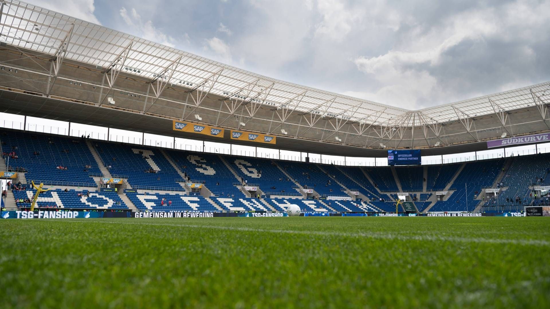 
                <strong>15. Platz (geteilt): PreZero Arena (TSG Hoffenheim; 4 Punkte)</strong><br>
                In Sinsheim können die Fans vor allem eine vegane Arenawurst und Pommes zu sich nehmen, das war es aber weitestgehend auch schon mit den veganen Optionen.
              