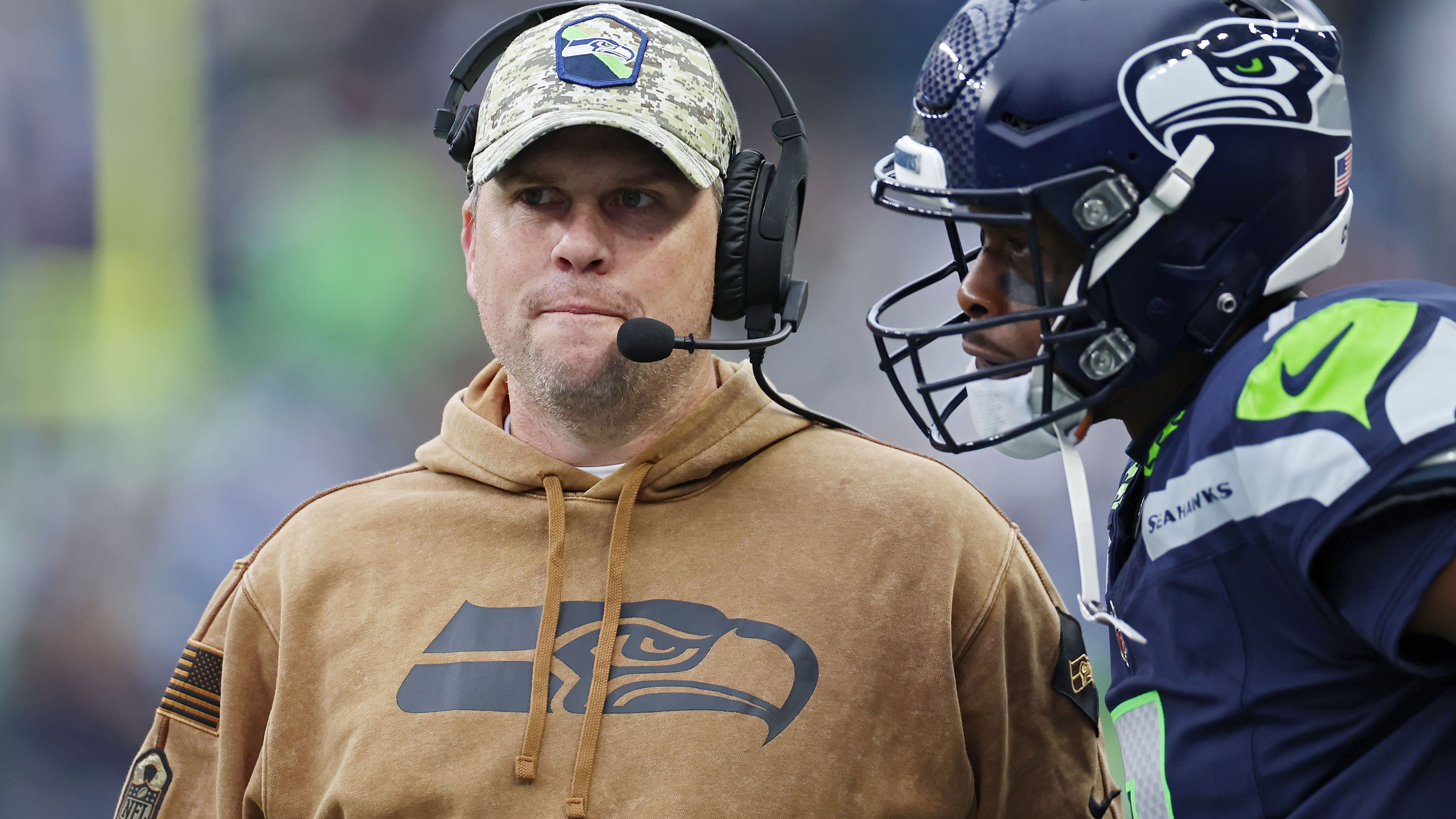 <strong>Shane Waldron (Offensive Coordinator, Seattle Seahawks)</strong><br>Seit drei Jahren ist Shane Waldron der Offensive Coordinator der Seattle Seahawks. Er war maßgeblich an Gino Smiths starkem NFL-Comeback 2022 beteiligt, bei dem dem QB knapp 4.300 Yards und 30 Passing Touchdowns gelangen. Die Los Angeles Rams führte Waldron 2018 als Passing Game Coordinator bis in den Super Bowl.