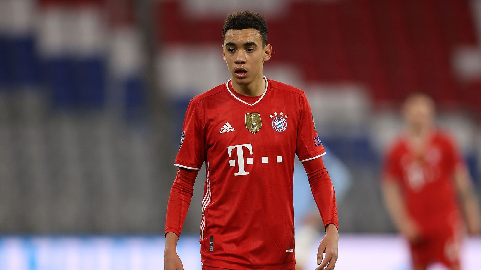 
                <strong>Jamal Musiala</strong><br>
                Kommt in der 69. Minute und fügt sich ohne Probleme in die dampfende Bayern-Maschinerie ein. Hat gute Szenen auf engstem Raum. ran-Note: 3 
              