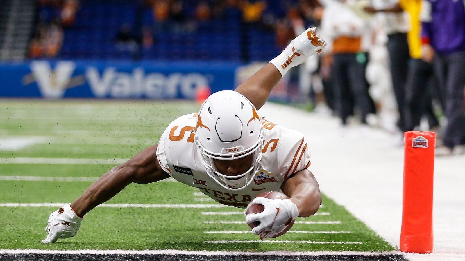 
                <strong>Platz 8: Bijan Robinson</strong><br>
                &#x2022; Position: Running Back -<br>&#x2022; College: Texas -<br>&#x2022; Quote: 25,0<br>
              