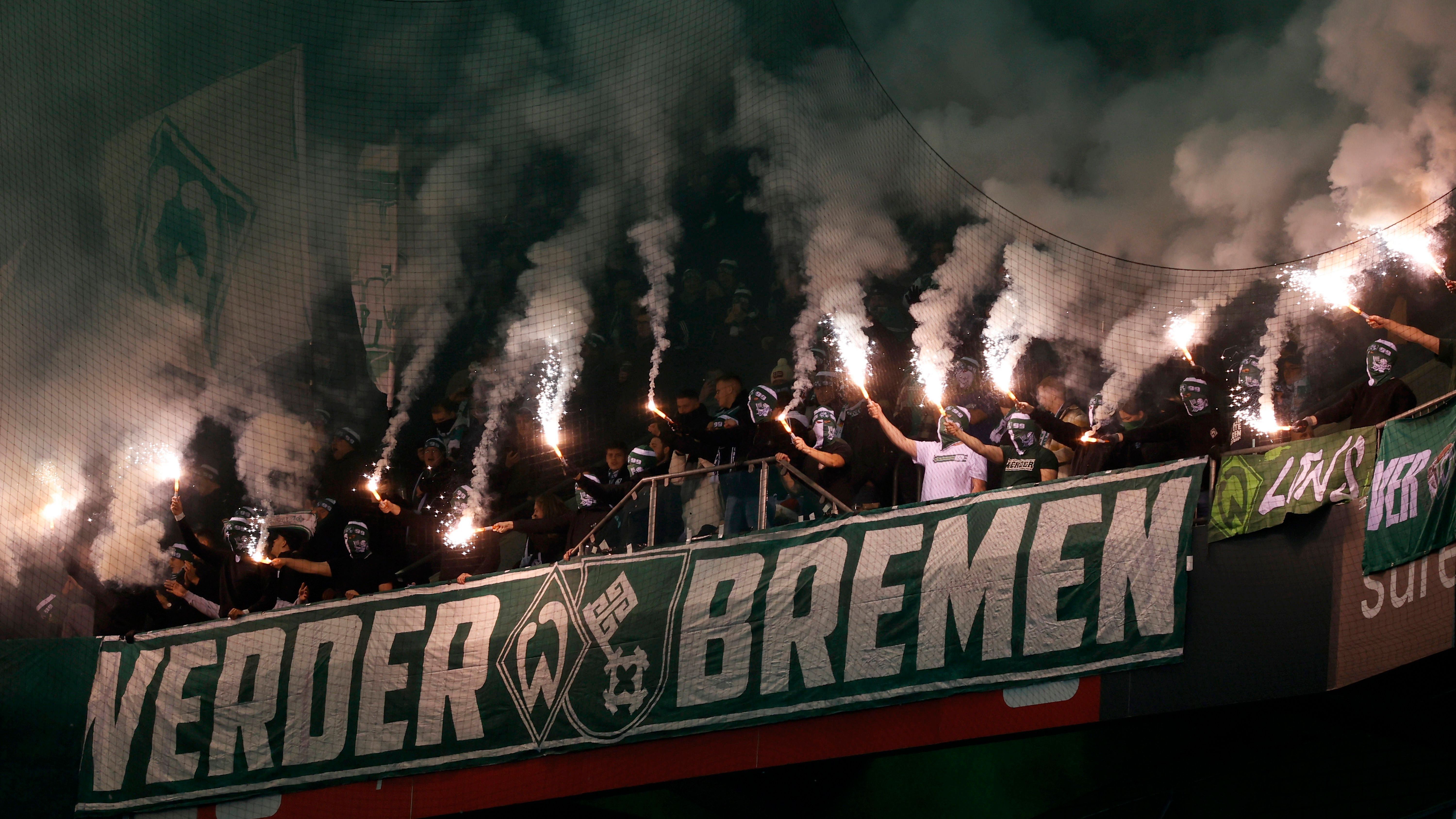 <strong>Platz 2: SV Werder Bremen </strong><br>
                • Wert der Geldstrafen: 226.000 Euro<br>• Geahndete Vorfälle: 6