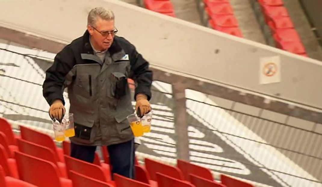 Dieter packt trotz seinem Alter kräftig an