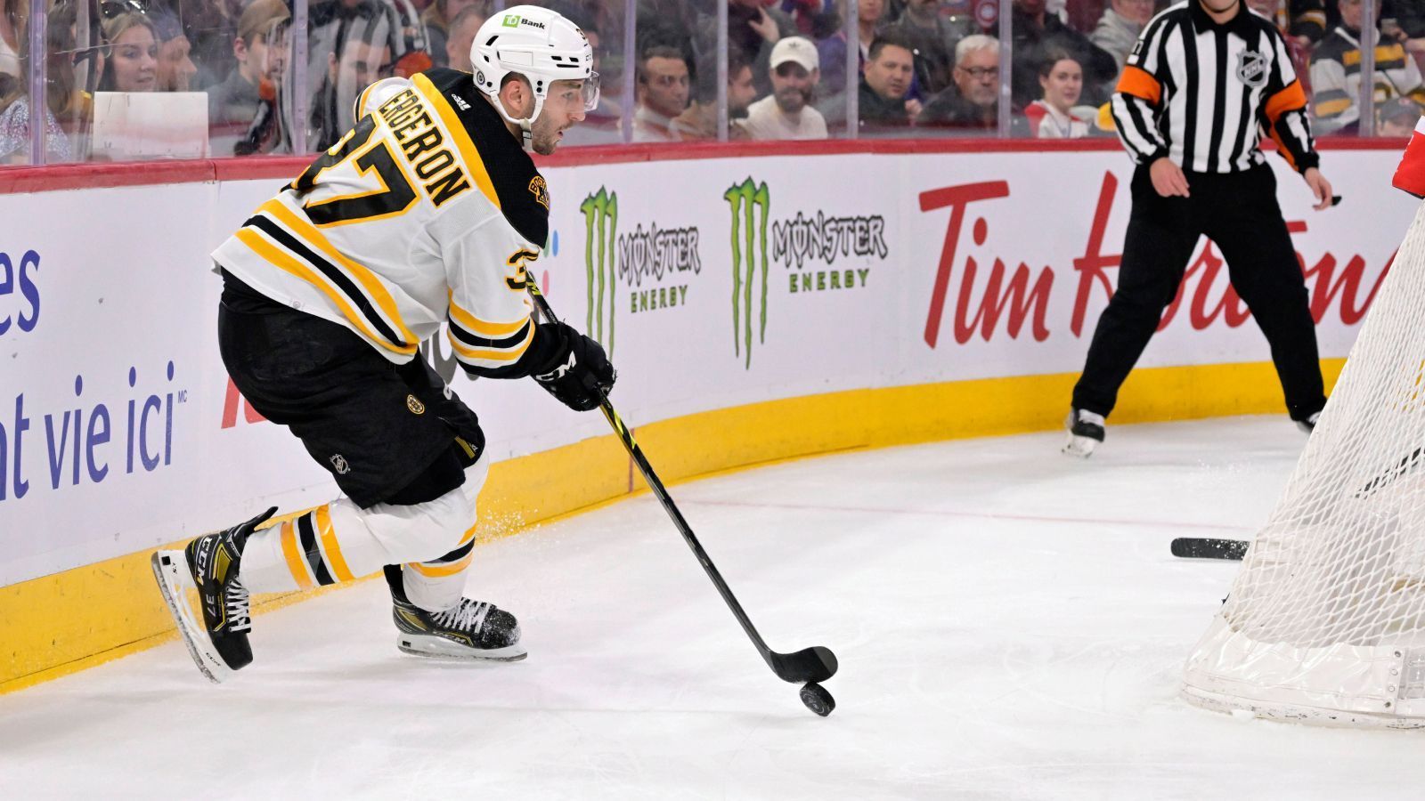 
                <strong>Frank J. Selke Trophy (Bestes Abwehrverhalten eines Stürmers)</strong><br>
                &#x2022; Patrice Bergeron<br>&#x2022; Team: Boston Bruins<br>
              