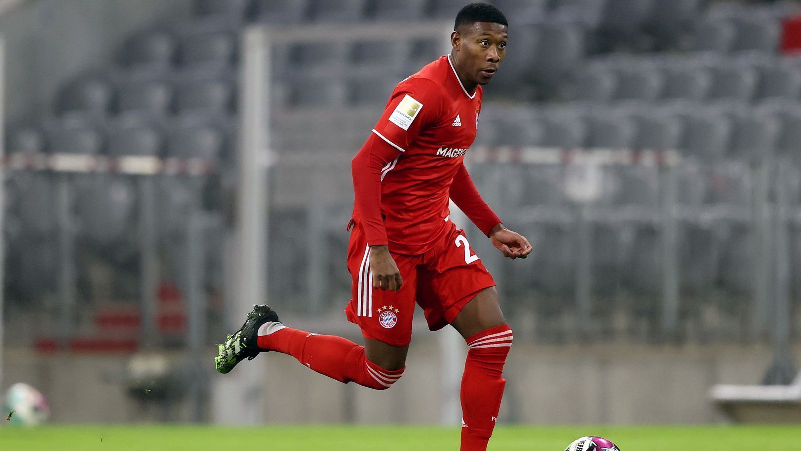 
                <strong>David Alaba</strong><br>
                Rückt als Innenverteidiger immer wieder nach vorne auf und schaltet sich ins Angriffsspiel der Münchner ein. Auch defensiv aufmerksam mit dem ein oder anderen Stellungsfehler. ran.de-Note: 3
              