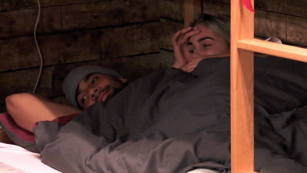 "Big Brother" 2024: Christian und Maxime teilen sich an Tag 17 ein Bett