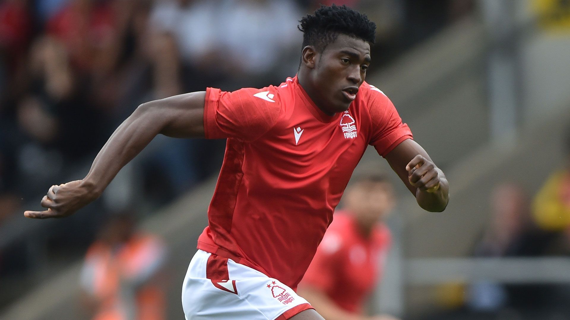 
                <strong>Taiwo Awoniyi</strong><br>
                Bundesliga-Fans hingegen bestens bekannt ist Taiwo Awoniyi. Der Mittelstürmer lief in den beiden vergangenen Spielzeiten für Union Berlin auf. Für die "Eisernen" erzielte der 24-Jährige in der abgelaufenen Saison 15 Treffer, weshalb sich Nottingham die Dienste des Nigerianers laut Berichten mehr als 20 Millionen Euro kosten ließ.
              