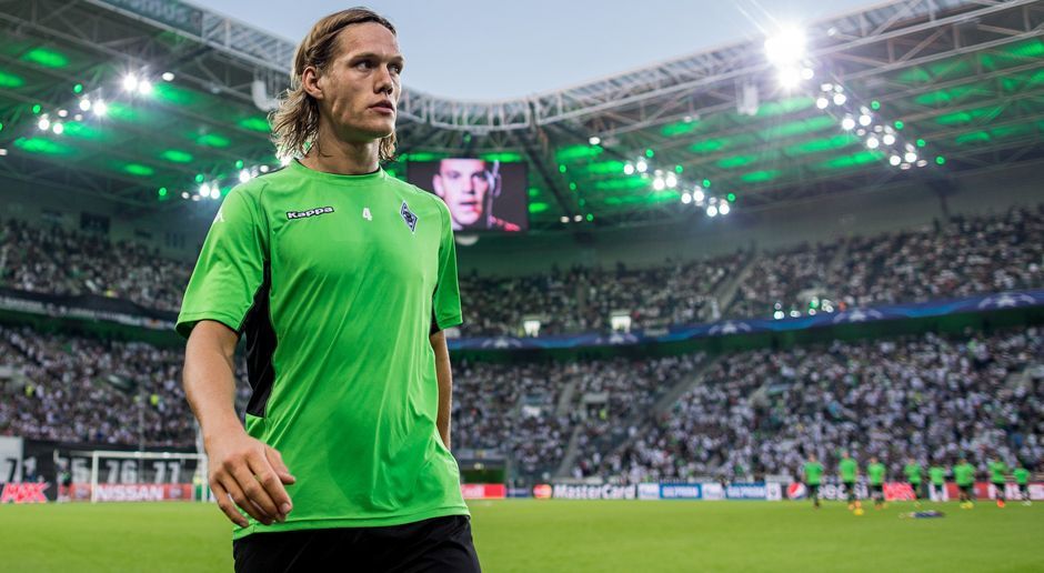 
                <strong>Jannik Vestergaard</strong><br>
                Jannik Vestergaard: Der Verteidiger kommt in der 60. Minute für Dahoud und erledigt seine Aufgaben ohne Patzer. Mit dem Dänen hat Gladbach eine gute Abwehr-Alternative auf der Bank. ran-Note: 2-
              