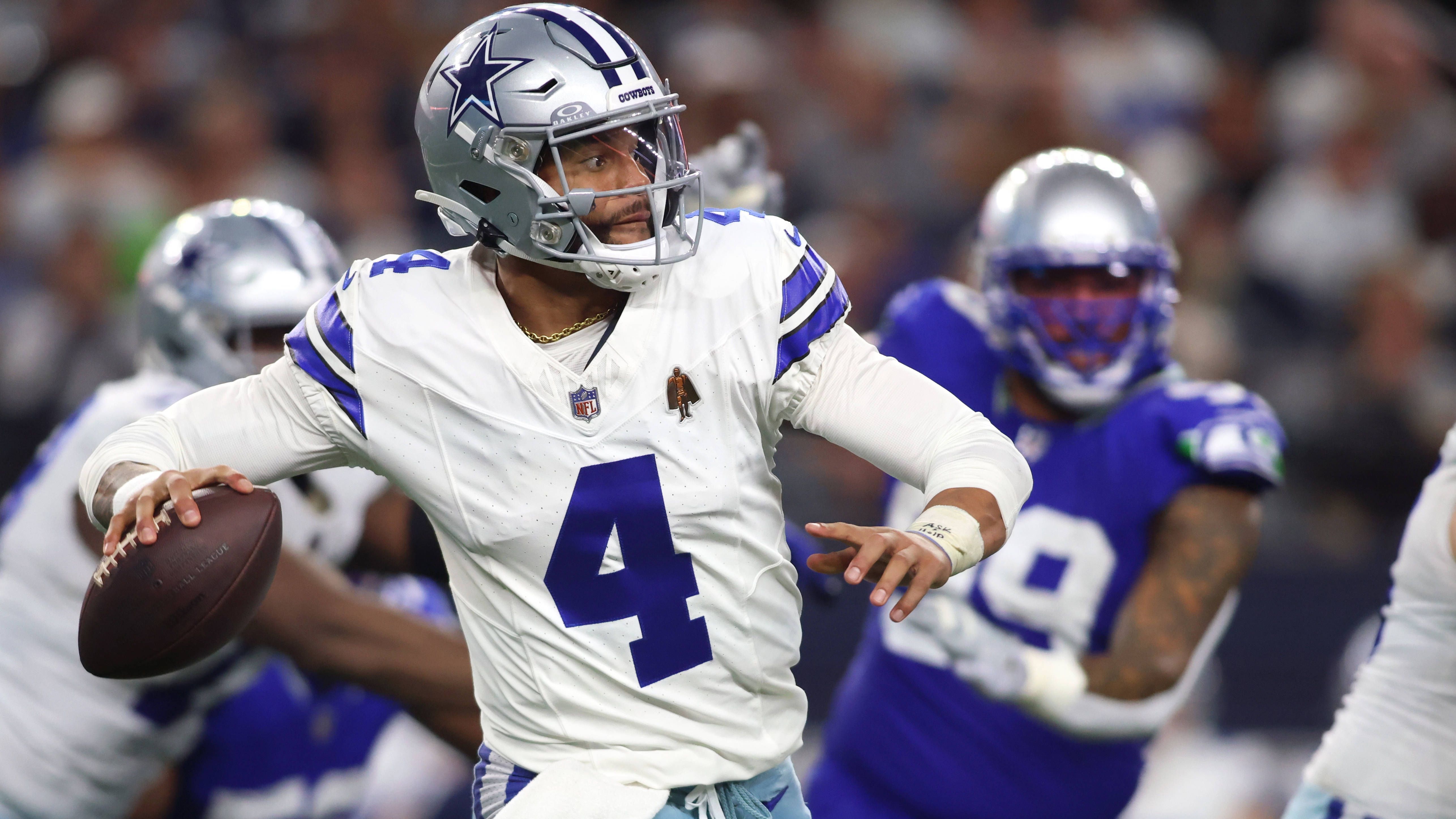 <strong>Gewinner: Dak Prescott (Dallas Cowboys)</strong><br>29 angebrachte Pässe für 299 Yards und drei Touchdowns, dazu 23 Rushing Yards. Im AT&amp;T Stadium zu Arlington mehrten sich die "MVP!"-Rufe vom Publikum. Erstmals besiegten die Cowboys ein Team mit mehr Siegen als Niederlagen.