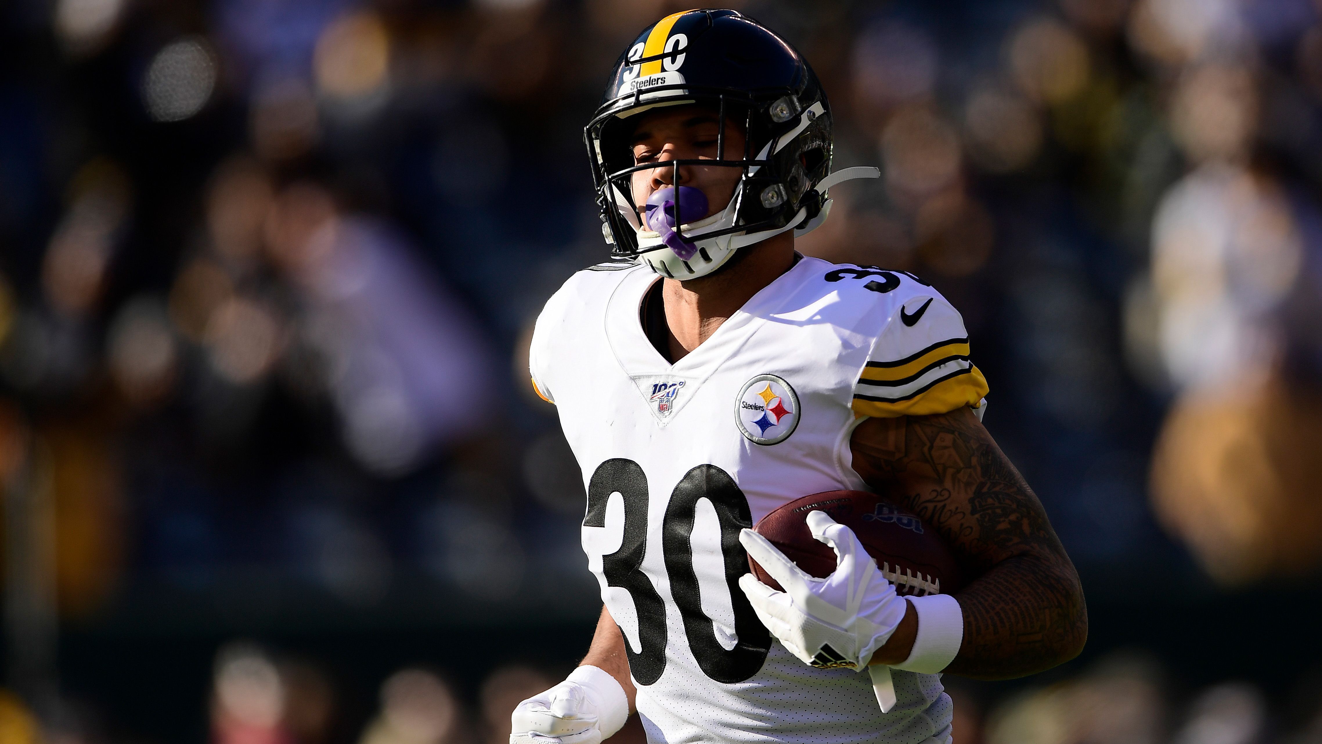 
                <strong>James Conner (Arizona Cardinals - Running Back)</strong><br>
                &#x2022; Alte Trikotnummer: 30 (Pittsburgh Steelers) - <br>&#x2022; Neue Trikotnummer: 6 <br>
              