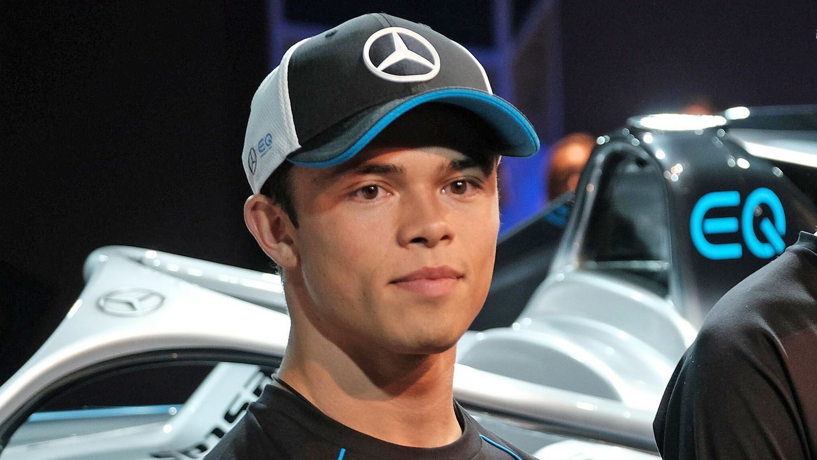 
                <strong>Nyck de Vries</strong><br>
                Team: MercedesNation: NiederlandeIn der Formel E seit: Saison 2019/2020Bisherige Rennserien: Formel Renault, GP3-Serie, Formel 2
              