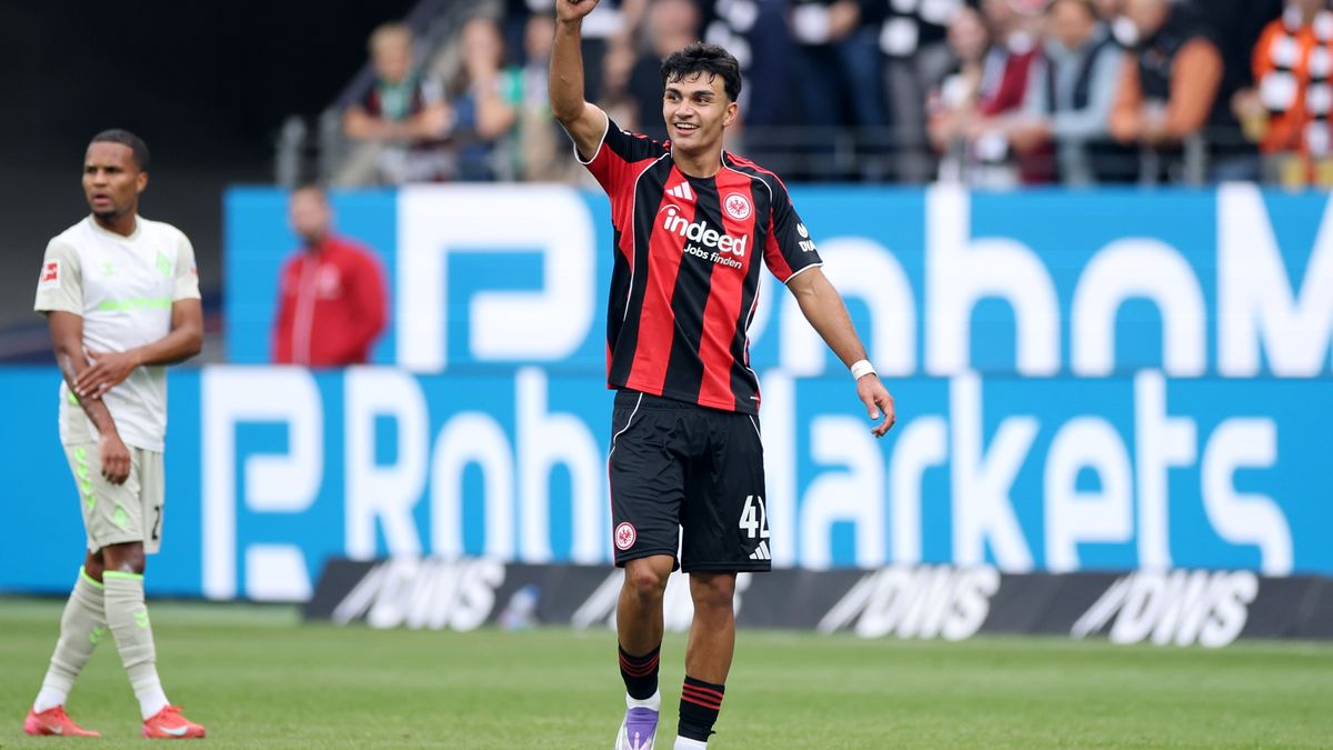 Eintracht Frankfurt v SV Werder Bremen - Bundesliga