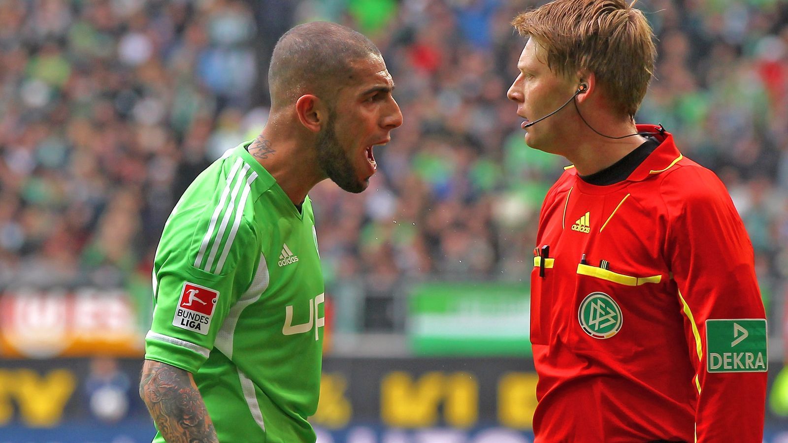 
                <strong>Bank: Ashkan Dejagah (VfL Wolfsburg)</strong><br>
                Ashkan Dejagah ist mittlerweile Kapitän der iranischen Nationalmannschaft. Die spielerische und menschliche Reife, die für diesen Job nötig ist, holte er sich ohne den leisesten Zweifel beim VfL Wolfsburg. Und weil das Sprichwort "Einmal VfL, immer VfL" in Wolfsburg erfunden wurde, kehrte Dejagah nach seinem Abschied 2012 2017 in die Fußballmetropole zurück. Alles ist gut, solange du ein Wolf bist.
              