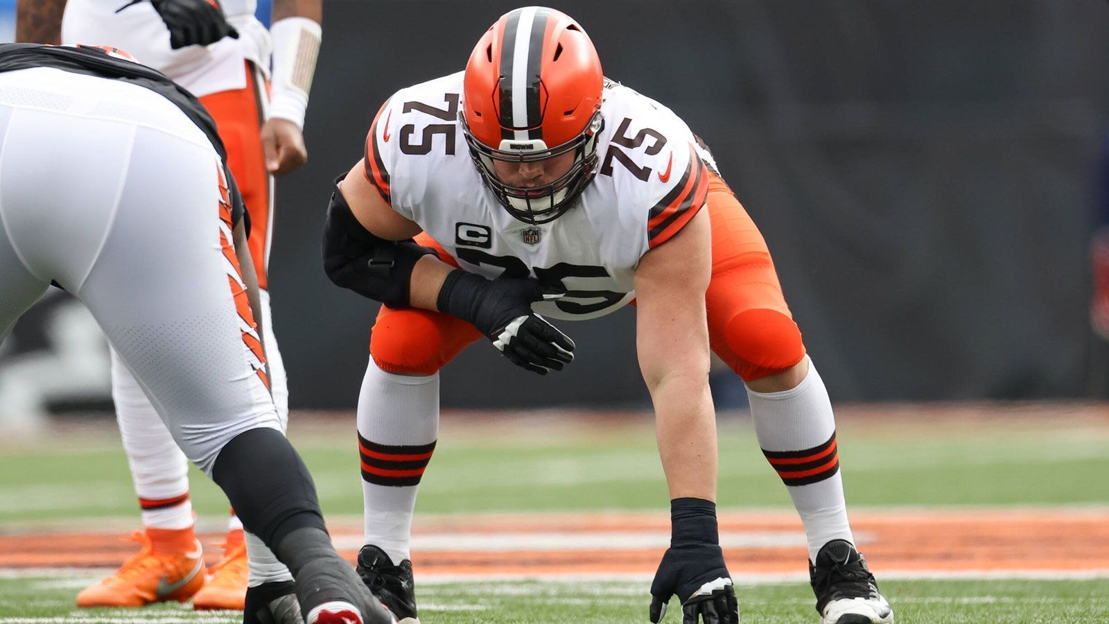 
                <strong>Offense: Left Guards</strong><br>
                &#x2022; Joel Bitonio (Cleveland Browns)<br>&#x2022; Joe Thuney (Kansas City Chiefs)<br>&#x2022; Quenton Nelson (Indianapolis Colts)<br>&#x2022; Landon Dickerson (Philadelphia Eagles)<br>&#x2022; Elgton Jenkins (Green Bay Packers)<br>
              