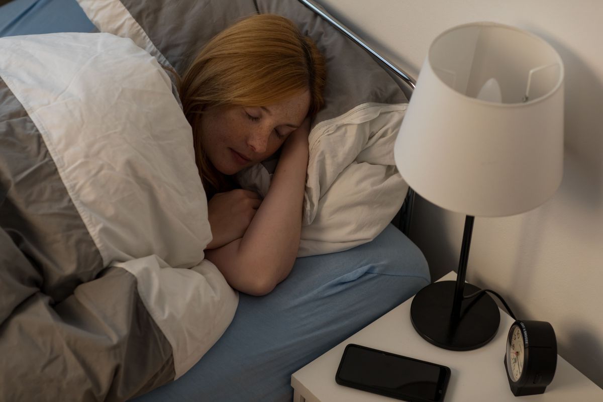 Mit White Noise kann das Einschlafen besser funktionieren – und der Schlaf erholsamer werden.