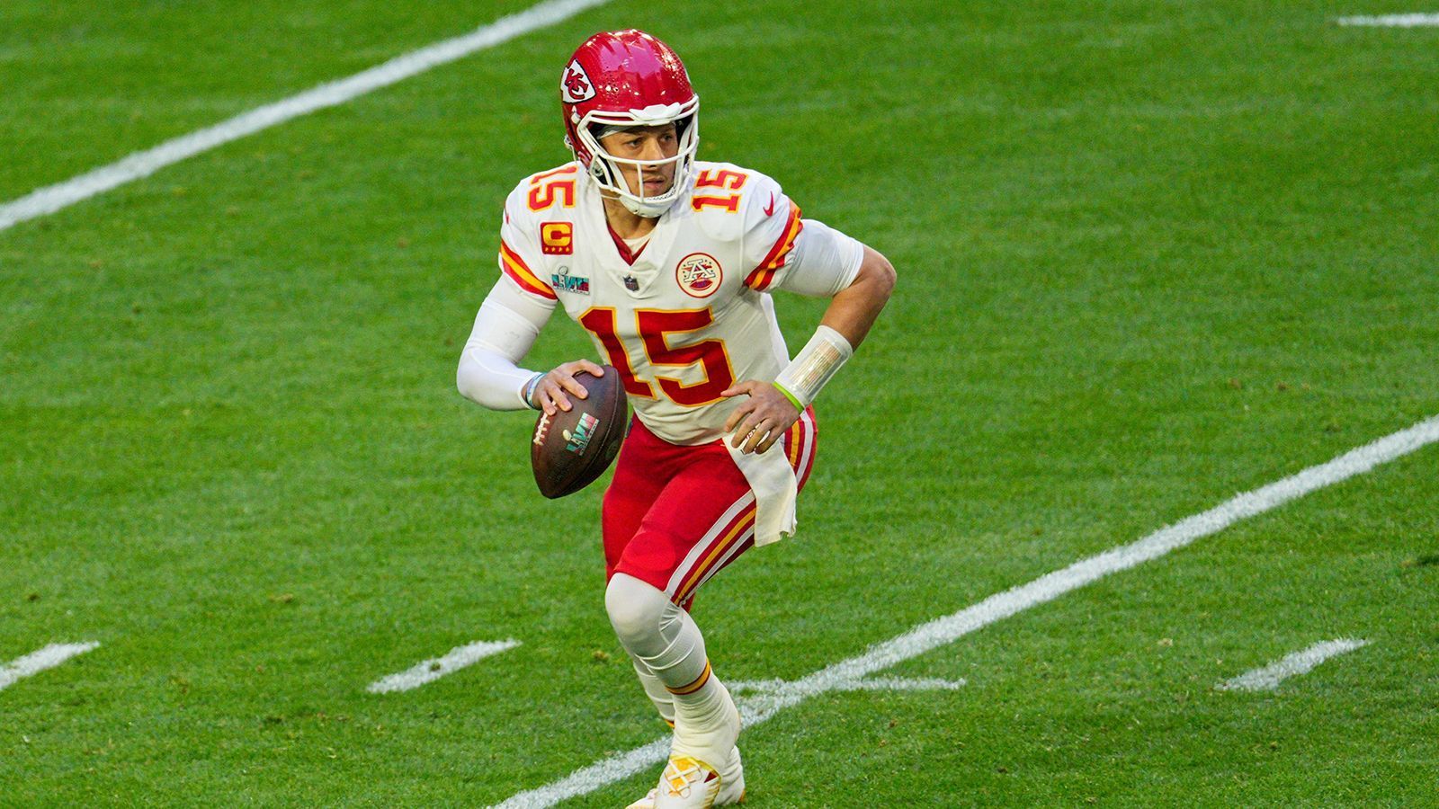 
                <strong>Patrick Mahomes</strong><br>
                Es wird noch eine Weile dauern, ehe Patrick Mahomes die Football-Schuhe an den Nagel hängt. Wenn er es macht, dürfte er als einer der besten und erfolgreichsten Quarterbacks der NFL-Geschichte in Rente gehen und seine Expertise im TV wäre eine Bereicherung für die Übertragung.  
              