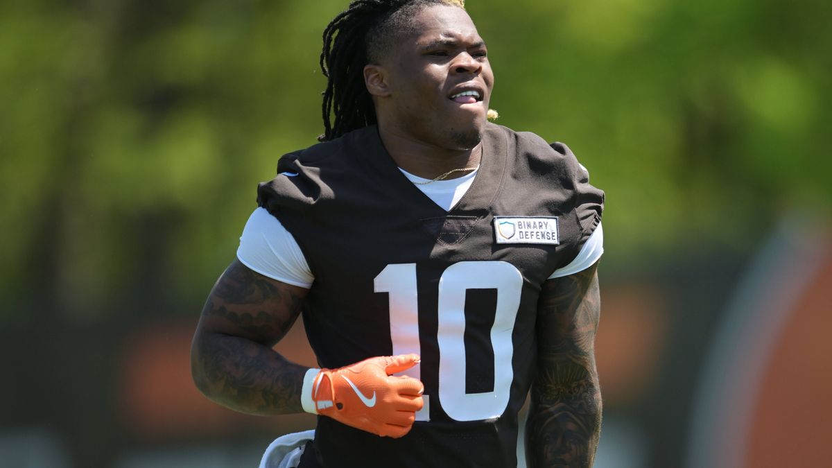 NFL, American Football Herren, USA Cleveland Browns Rookie Minicamp May 10, 2025; Berea, OH, USA; Cleveland Browns running back Quinshon Judkins (10) during rookie minicamp at CrossCountry Mortgage...