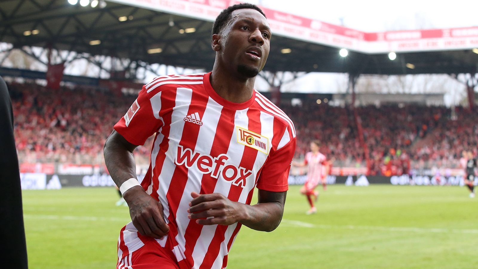 
                <strong>Angriff: Sheraldo Becker </strong><br>
                &#x2022; Team: Union Berlin<br>&#x2022; Nation: Suriname<br>
              