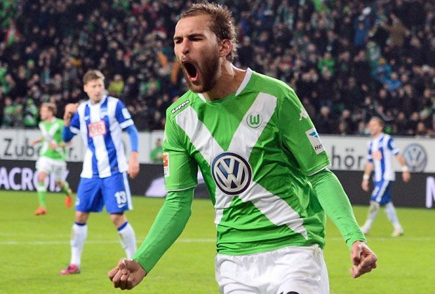 
                <strong>Bas Dost (VfL Wolfsburg)</strong><br>
                Mit seinen Toren knallte sich der Angreifer auch zu seinem Debüt für die Niederlande. Beim 1:1-Unentschieden gegen die Türkei durfte er in der Schlussphase ran. 77 Punkte gehen bei der Studie auf sein Konto.
              