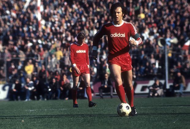 
                <strong>Franz Beckenbauer</strong><br>
                Spiele für den FC Bayern: 498; Europapokalsieger der Landesmeister 1974, 1975, 1976; Europapokalsieger der Pokalsieger 1967; Deutscher Meister 1969, 1972, 1973, 1974; DFB-Pokal-Sieger 1966, 1967, 1969, 1971.
              