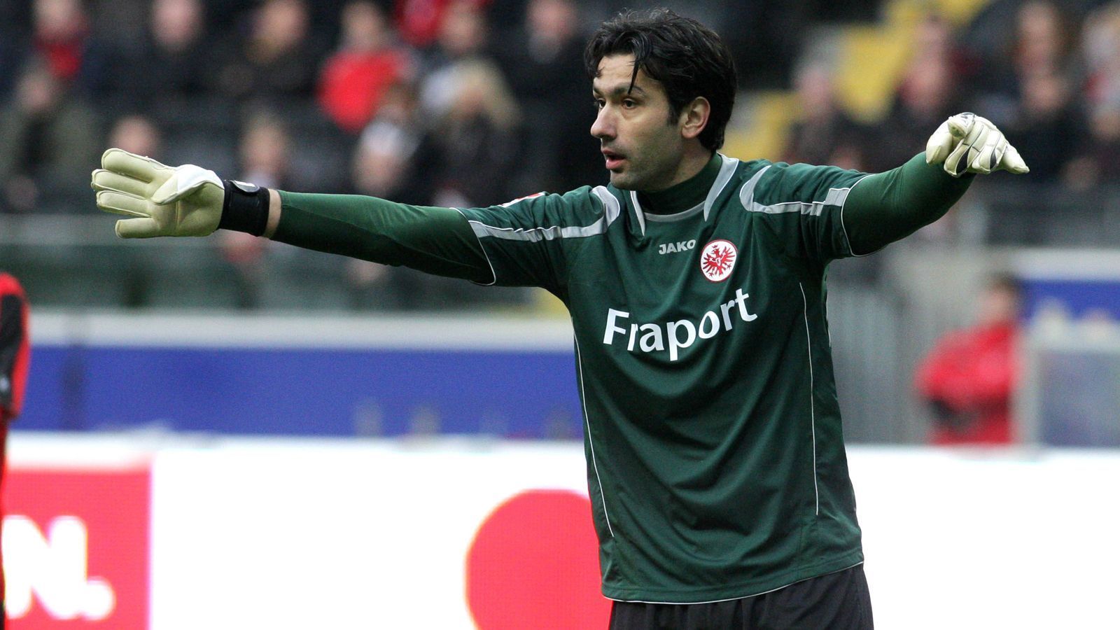 
                <strong>4 x Oka Nikolov</strong><br>
                4 x Eintracht Frankfurt
              