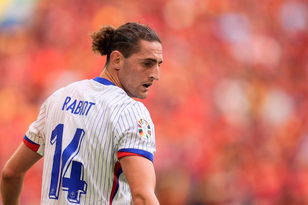 Adrien Rabiot of France during the Euro 2024 soccer match between France and Belgium at the Esprit Arena -Round of 16, Dusseldorf, Germany - Monday 1, July , 2024. - Soccer . PUBLICATIONxNOTxINxITAxFRAxCHN Copyright: xFabioxFerrari LaPressex