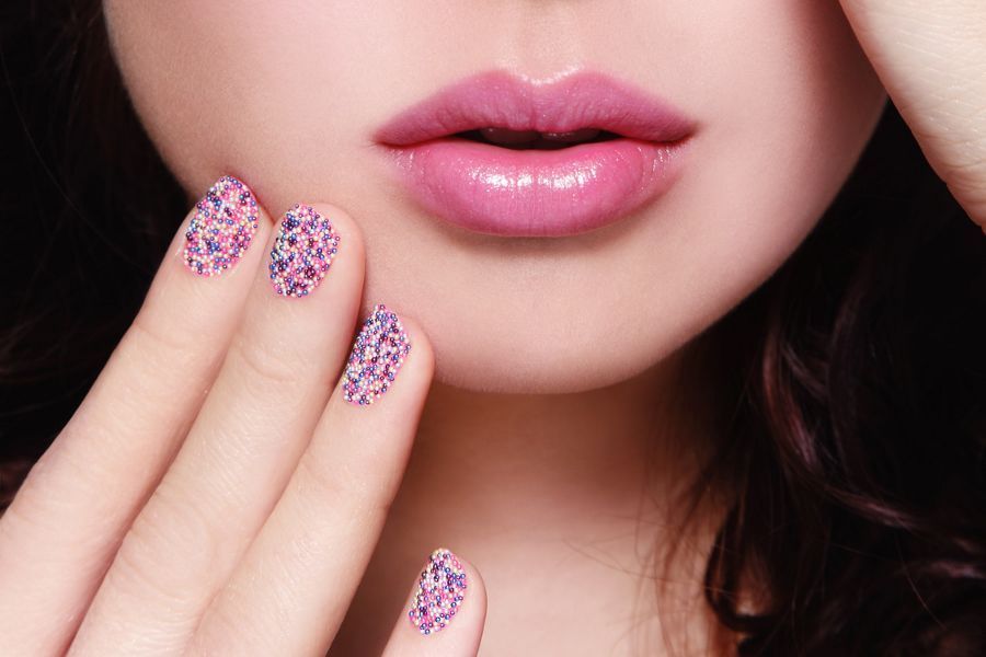 Nagellack-Trend Kaviar Maniküre: Perlen für die Nägel 
