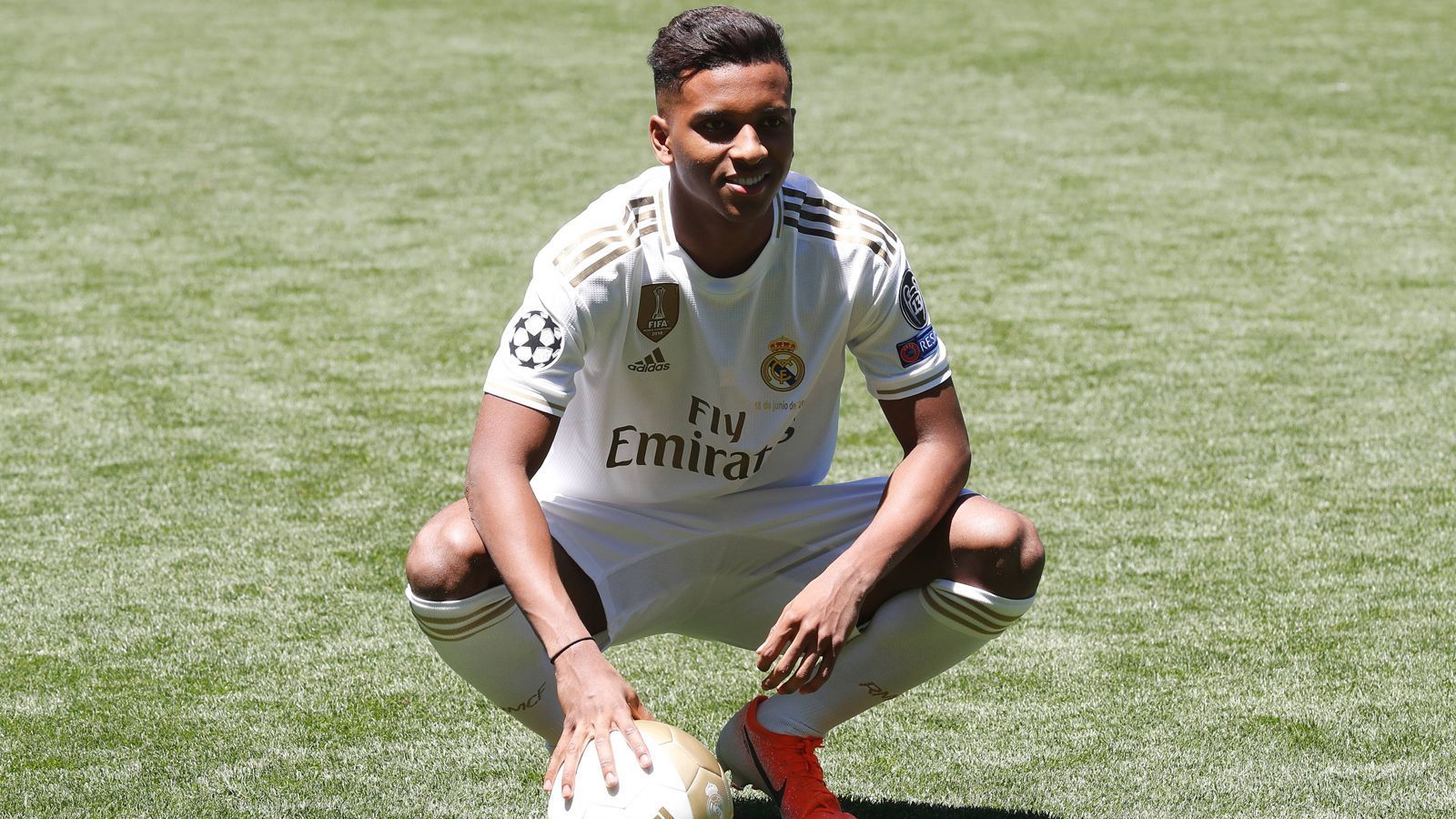 
                <strong>Platz 5 - Rodrygo</strong><br>
                Ablösesumme: 45 Millionen EuroWechsel vom FC Santos zu Real MadridAlter beim Wechsel: 18 JahreZeitpunkt des Wechsels: Sommer 2019
              