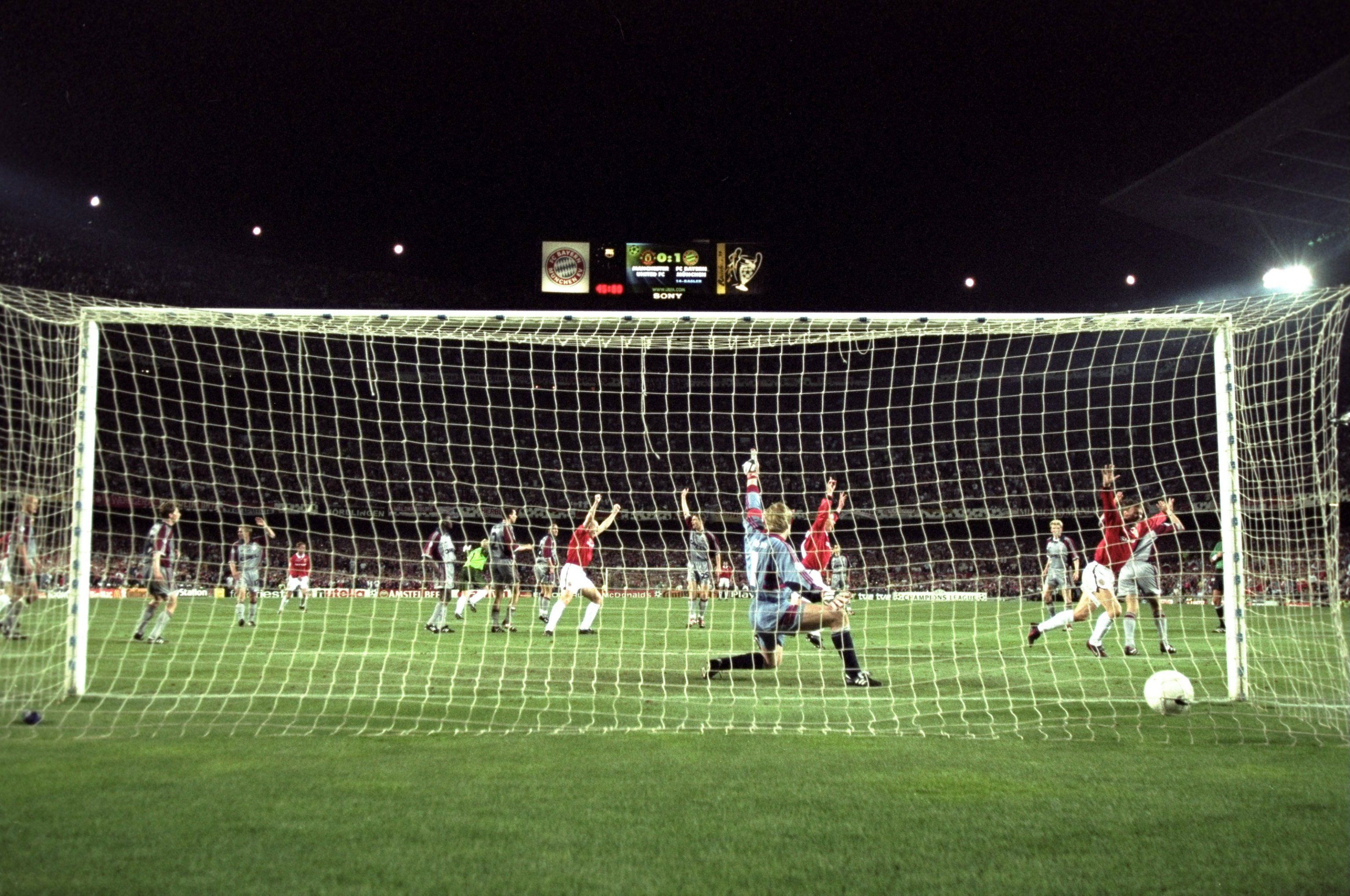 
                <strong>ManUtd - FC Bayern: 2:1 (1999, Finale)</strong><br>
                Doch das Schicksal schlägt zurück. Basler und Matthäus sind ausgewechselt. 90 Minuten sind rum, alle Fans des FC Bayern bereiten sich auf das Jubeln vor - da erzielt ausgerechnet Pechvogel Sheringham in der Nachspielzeit den 1:1-Ausgleich. 
              