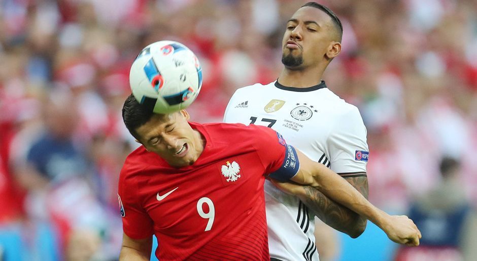 
                <strong>Jerome Boateng</strong><br>
                Jerome Boateng: Der vielleicht beste Innenverteidiger bei diesem Turnier. Es muss nicht immer eine spektakuläre Rettungsaktion sein, die einem klar macht, dass ein ganz besonderer Spieler auf dem Platz steht. Manchmal reichen dafür auch eine hauchdünne Berührung des Hinterkopfes und eine klassische Grätsche. ran-Note: 1
              
