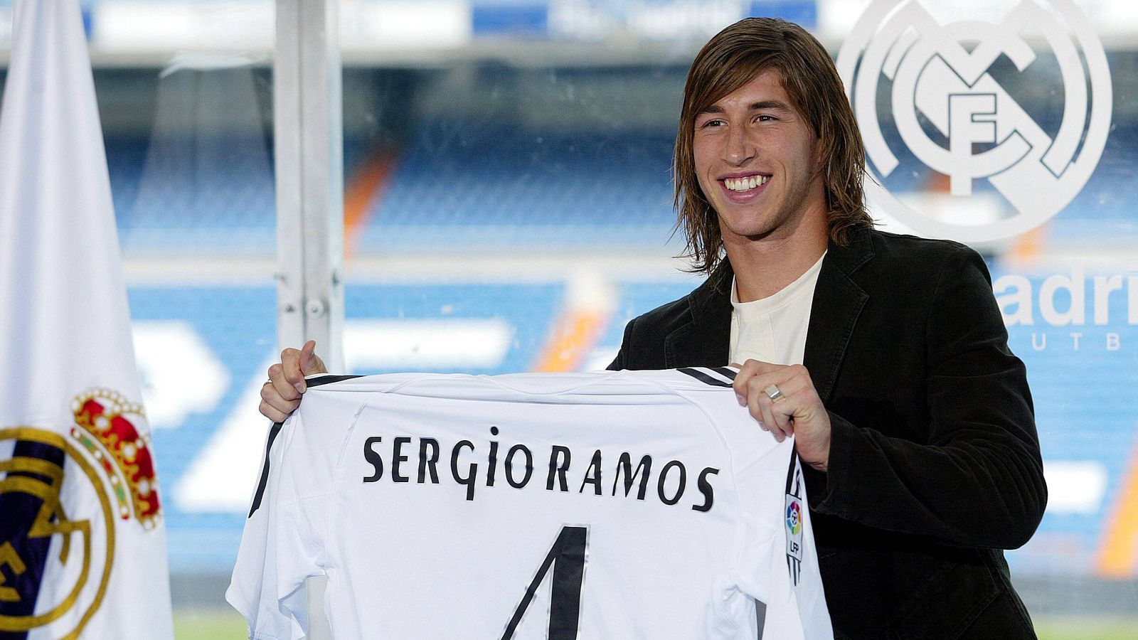 
                <strong>Ramos wechselt zu Real</strong><br>
                Im Sommer 2005 begann bei Real Madrid eine neue Ära. Sergio Ramos wechselte vom FC Sevilla zu den Königlichen. Mit einer Ablöse von 27 Millionen Euro war er damals der drittteuerste Transfer des Sommers.
              