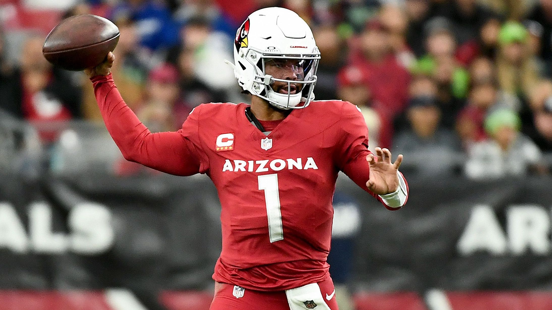 <strong>Platz 27: Arizona Cardinals</strong><br>Gesamtentfernung: 153 Yards<br>Passing Touchdowns insgesamt: 18<br>Häufig eingesetzte Quarterbacks: Kyler Murray (Foto, 10 TDs in 8 Spielen), Joshua Dobbs (8 TDs in 8 Spielen) und Clayton Tune (0 TDs in 7 Spielen)