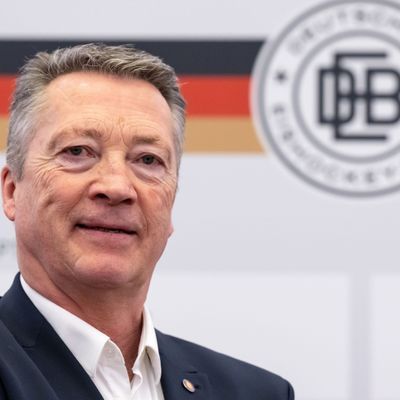 Harold Kreis, neuer Eishockey Bundestrainer, nimmt bei seiner Vorstellung an einer Pressekonferenz teil. 