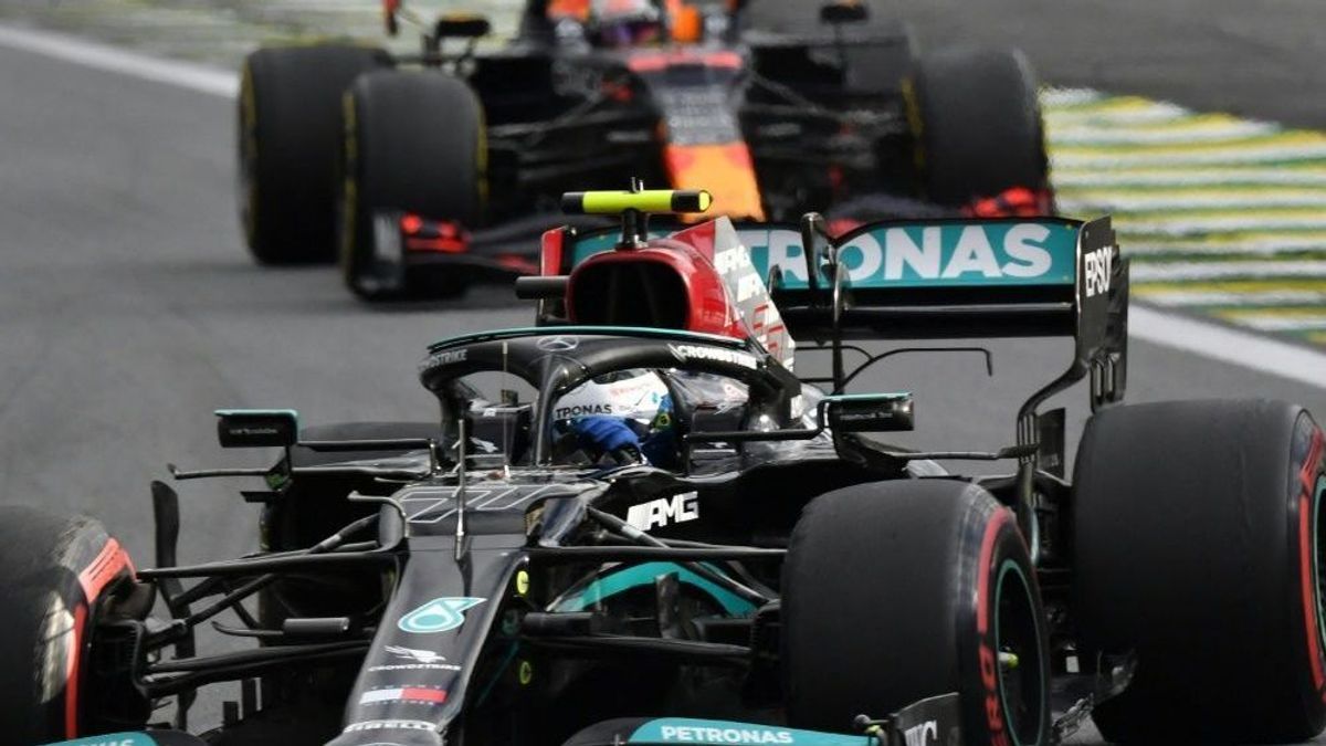 Valtteri Bottas gewinnt den Sprint vor Max Verstappen