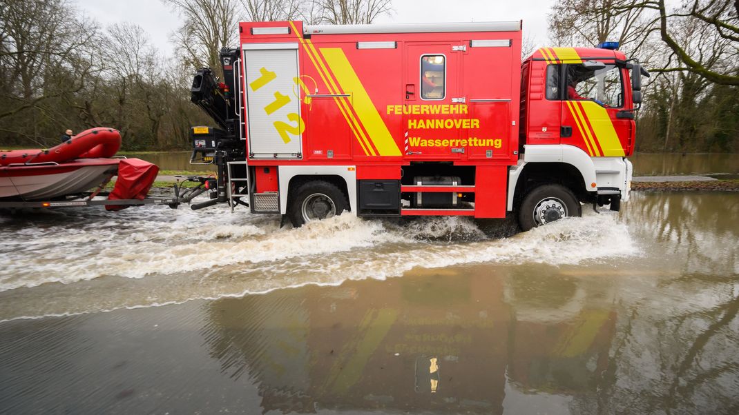 Leichtsinnige Schwimmer:innen oder Kanu-Fahrer:innen sorgen bei den Hochwasser-Einsatzkräften für Fassungslosigkeit. 