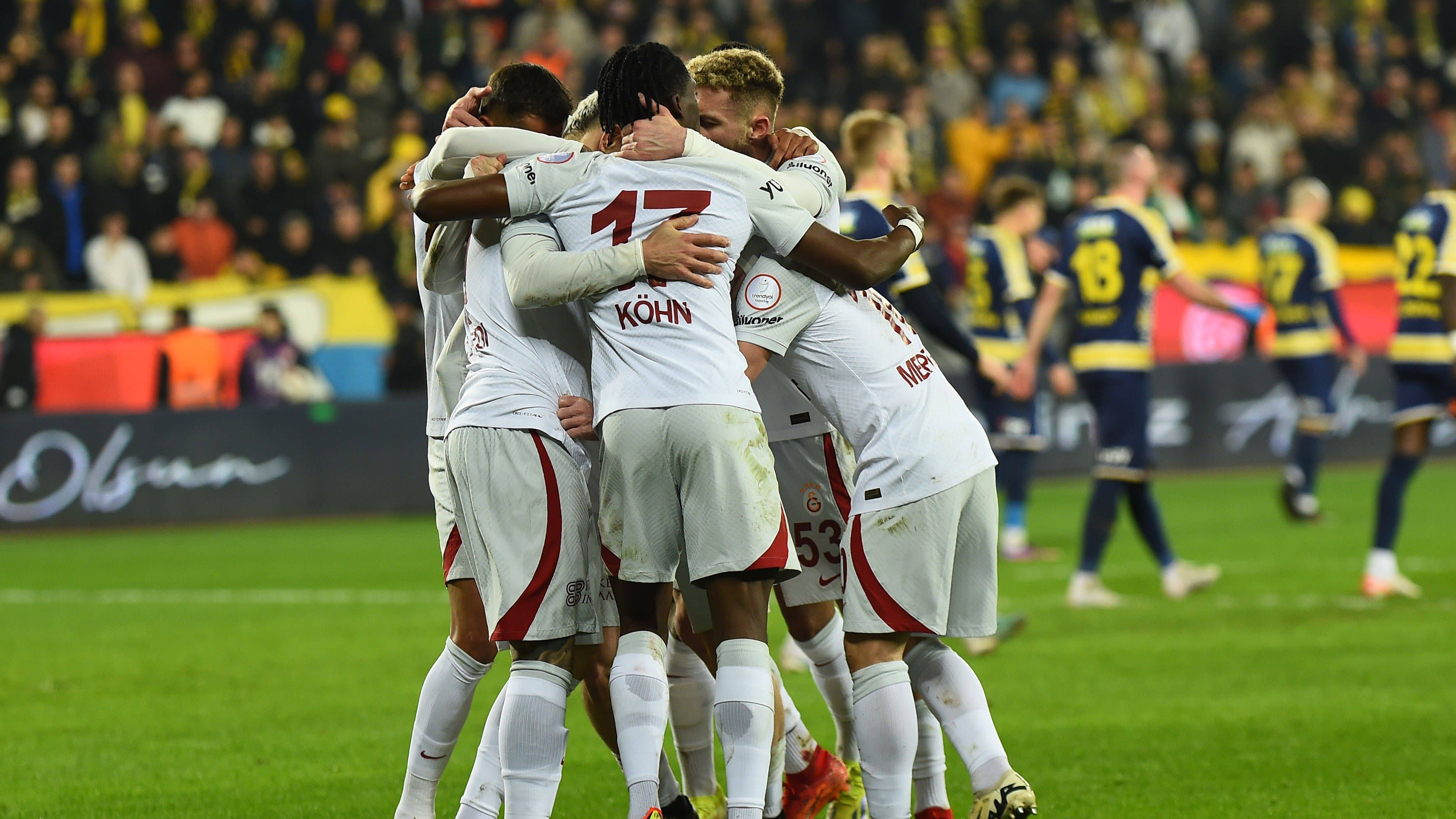 <strong>Platz 8: Türkei - Süper Lig</strong>&nbsp;<br>Aktuelle Punktzahl: 11.000<br>Noch im Europapokal vertreten: Galatasaray Istanbul (Bild, Europa League), Fenerbahce Istanbul (Europa Conference League)