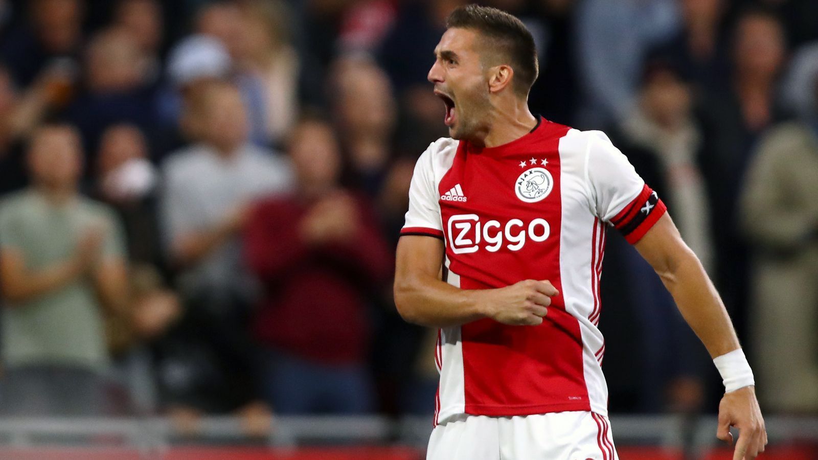 
                <strong>Dusan Tadic (Ajax Amsterdam)</strong><br>
                Position: AngriffAlter: 30 JahreNationalität: Serbien
              