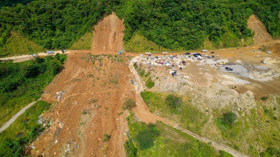 Bei einem Erdrutsch in Kolumbien sind 33 Menschen ums Leben gekommen.