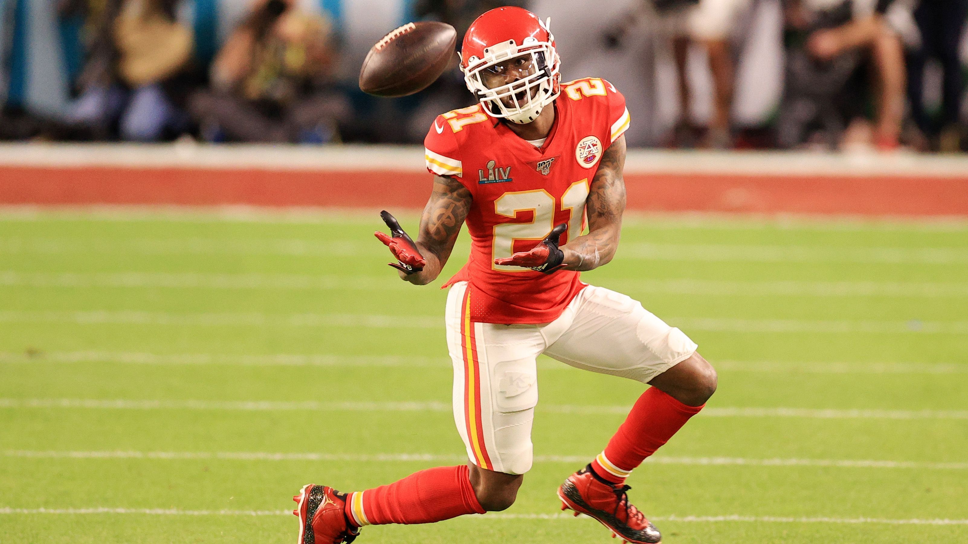 
                <strong>Bashaud Breeland (Cornerback)</strong><br>
                Der Cornerback gehört mit seinen 28 Jahren schon zu den erfahrenen Spielern im Backfield der Kansas City Chiefs. Breeland unterschrieb vor der Saison einen Einjahresvertrag, seine Zukunft ist nun wieder völlig offen. Mit L'Jarius Sneed, Rashad Fenton und Thakarius Keyes besitzen die Chiefs drei junge, vielversprechende Cornerbacks in ihrem Roster, die Breeland früher oder später ersetzen können. 
              