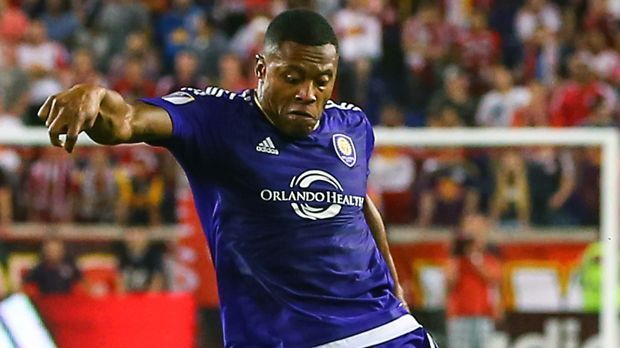 
                <strong>Julio Baptista (35 Jahre, offensives Mittelfeld)</strong><br>
                Schon seit Jahresanfang sucht der frühere Real- und Arsenal-Star Julio Baptista nach einem neuen Klub, nachdem sein Vertrag bei MLS-Klub Orlando auslief. In den USA konnte der Brasilianer an der Seite von Landsmann Kaka nur bedingt Eigenwerbung betreiben. Zuletzt war der 35-Jährige nur noch bei Spielen einiger FIFA-Legenden aktiv auf dem Platz.
              