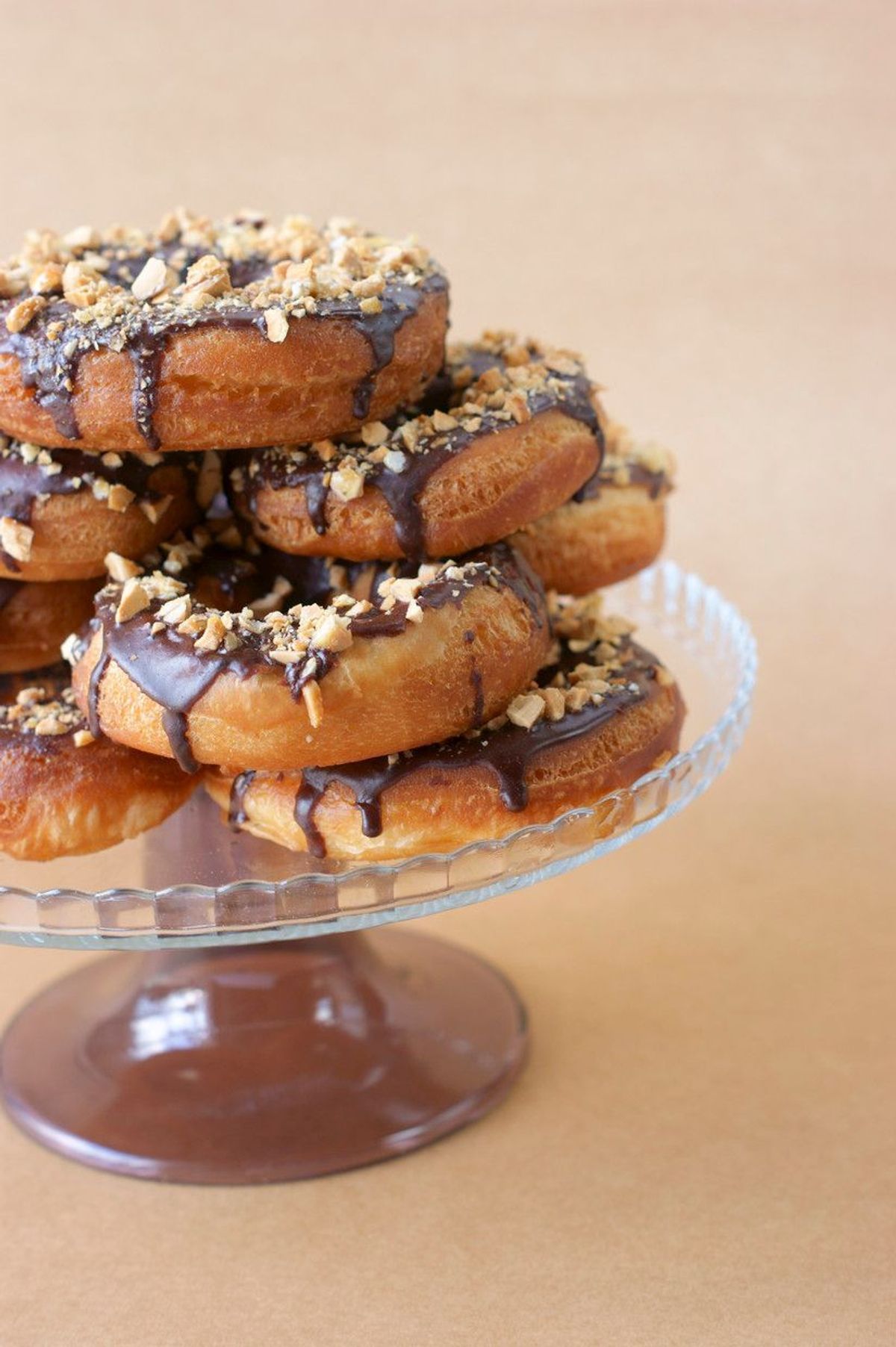 Enie backt: Rezept-Bild Donuts mit Schokoladenüberzug