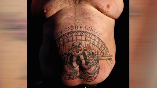 
                <strong>Die verrückten Tattoos der Premier-League-Fans</strong><br>
                Ein großer Fans von Newcastle United ...
              